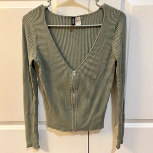 H&M Divided zip-front long sleeve crop top, women’s small